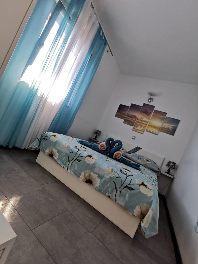Apartmani Tajana Sukošan Esterno foto
