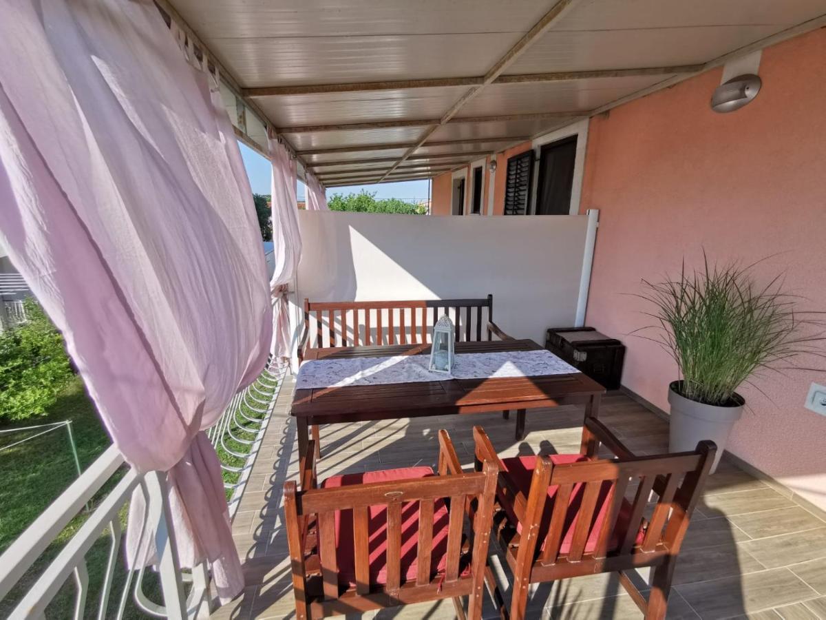 Apartmani Tajana Sukošan Esterno foto
