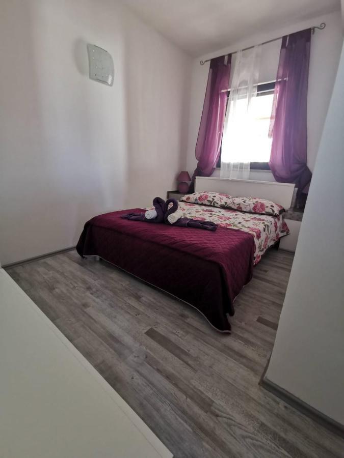 Apartmani Tajana Sukošan Esterno foto