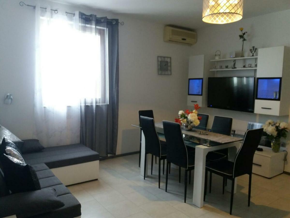 Apartmani Tajana Sukošan Esterno foto